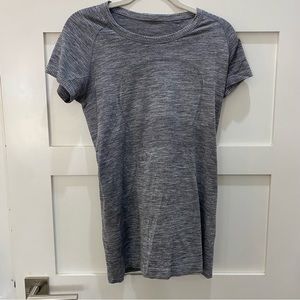 Lululemon workout top